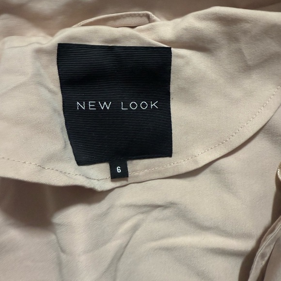 Stylish Beige Waterfall Jacket from New
Look - Size 6 - Lightweight corpcore - Picture 4 of 4